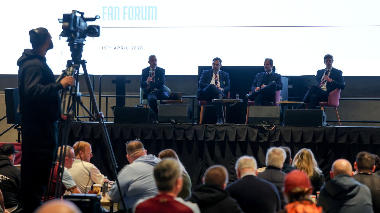 Have your say at live fan forum!